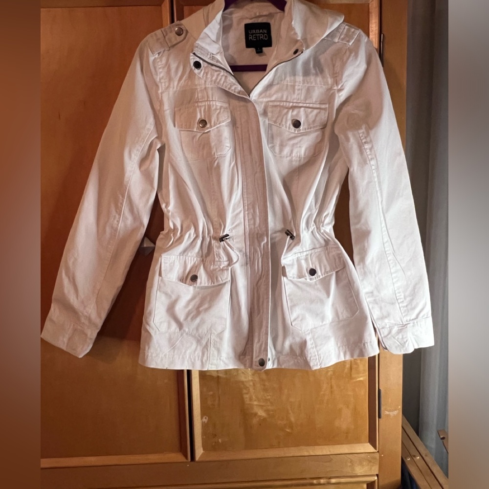Lightweight white jacket.  Great for Spring weather!